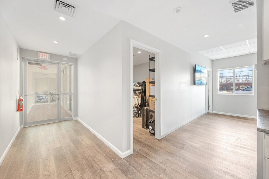 More Photos Of 544 Pearl Rd, Brunswick Freestanding For Sale