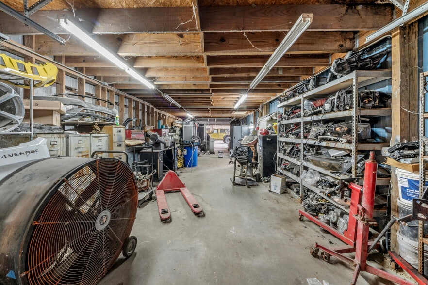 More Photos Of 658 Aldine Mail Route Rd, Houston Auto Repair For Sale