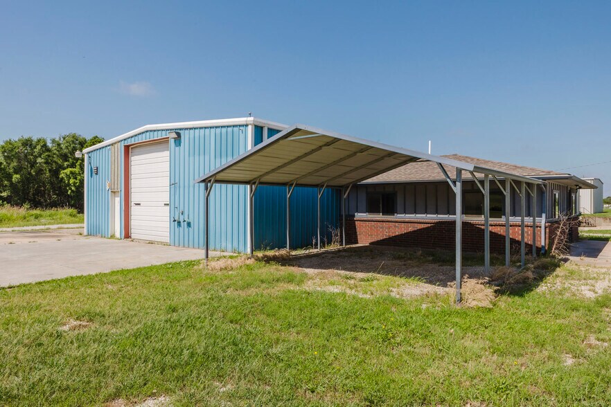 More Photos Of 3315 Central Ave, Winfield Warehouse For Sale