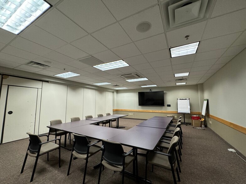 More Photos Of 16 Yankee Candle Way, South Deerfield Medical For Sale