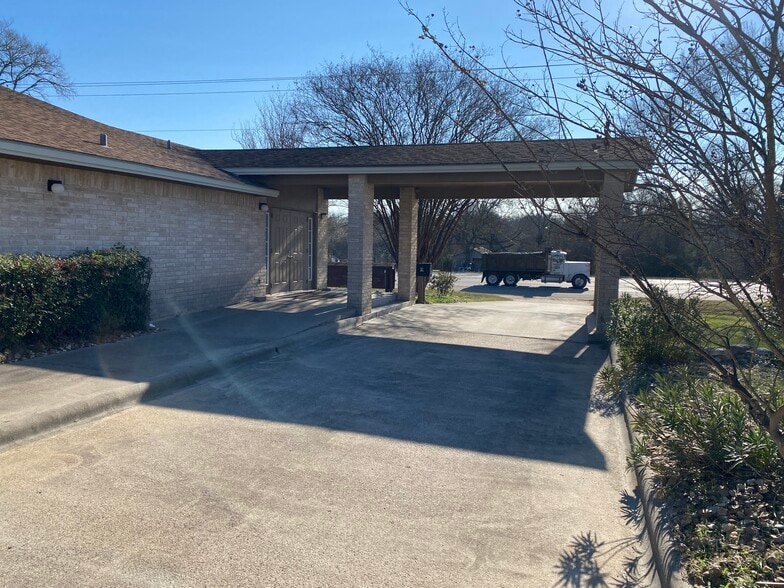 More Photos Of 6988 Raymond Stotzer, College Station Industrial For Sale