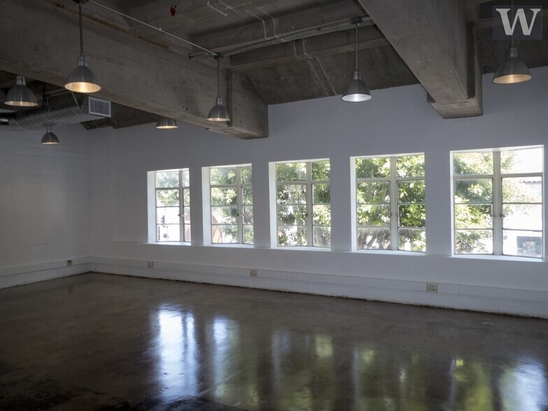 More Photos Of 1063 Gayley Ave, Los Angeles Loft Creative Space For Lease