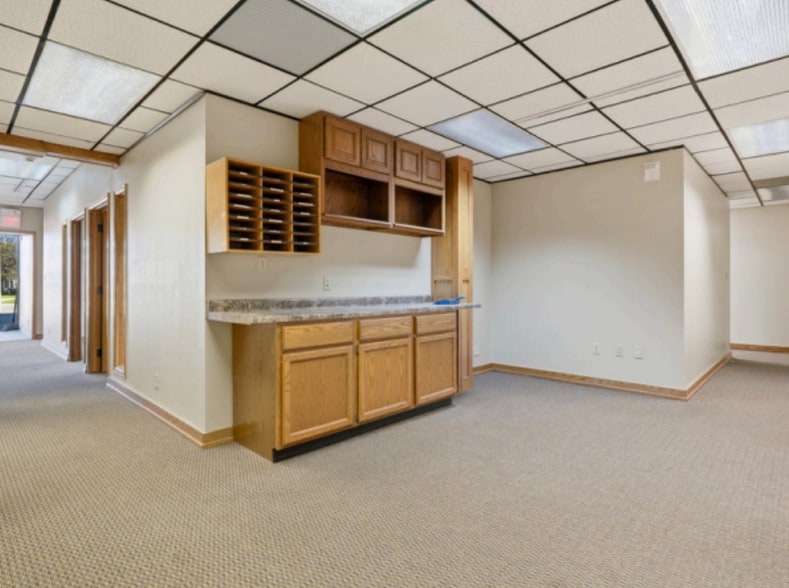 More Photos Of 305 SW Wyoming, Casper Office For Sale