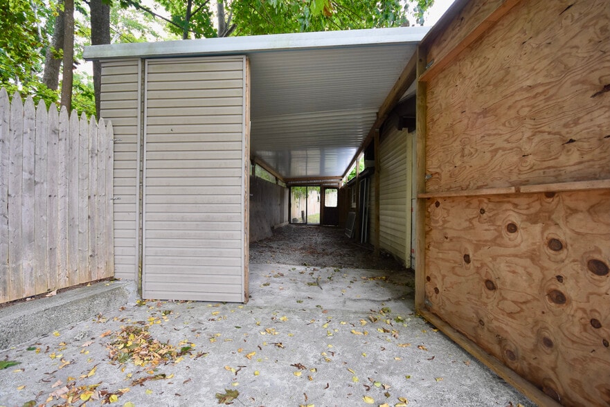 More Photos Of 2567 Cranberry Hwy, Wareham General Retail For Sale