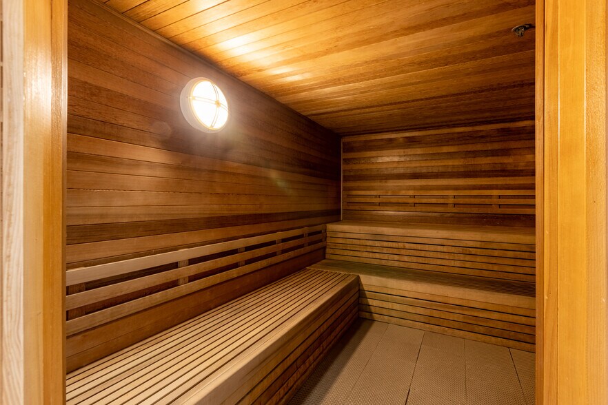 More Photos Of 8701 Maitland Summit Blvd, Orlando Health Club For Lease