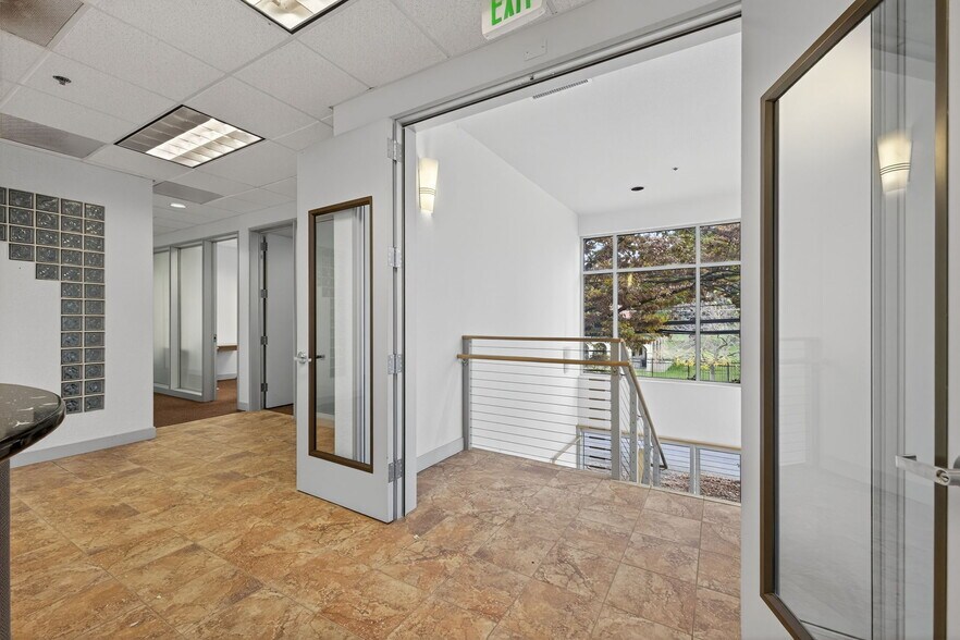 More Photos Of 2725 Riverside Blvd, Sacramento Loft Creative Space For Sale