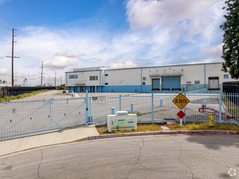 More Photos Of 13290 E Daum Dr, City of Industry Manufacturing For Lease