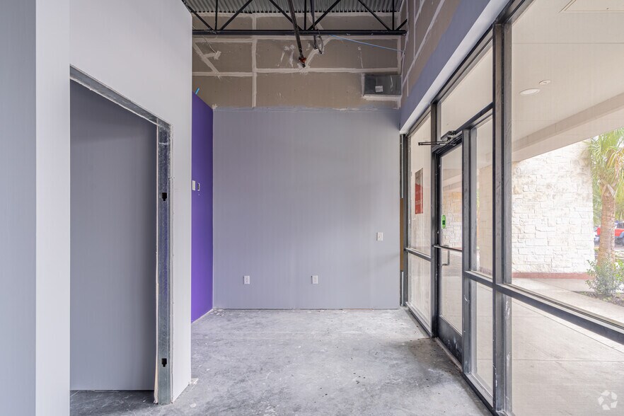 More Photos Of 9701 N Sam Houston Pky, Humble Office For Lease