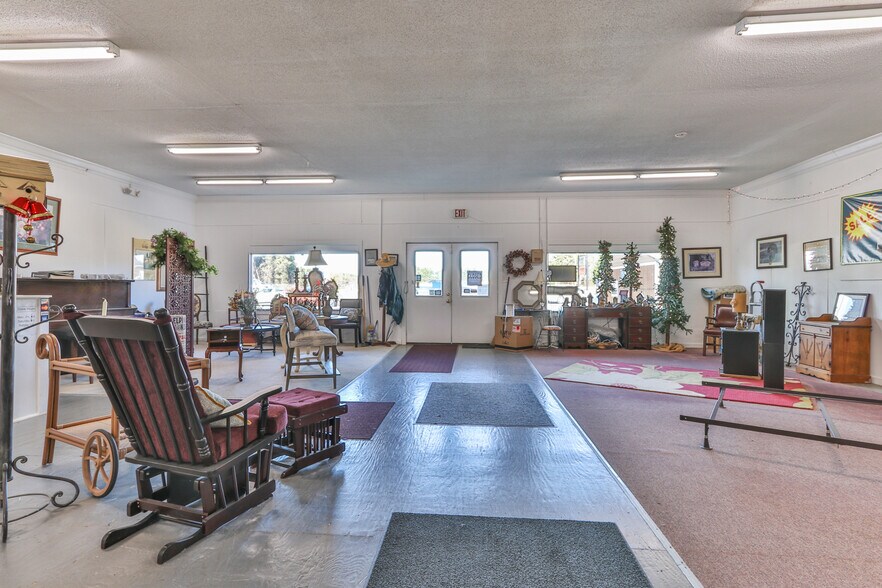 More Photos Of 3506 Springs Rd, Hickory Freestanding For Sale