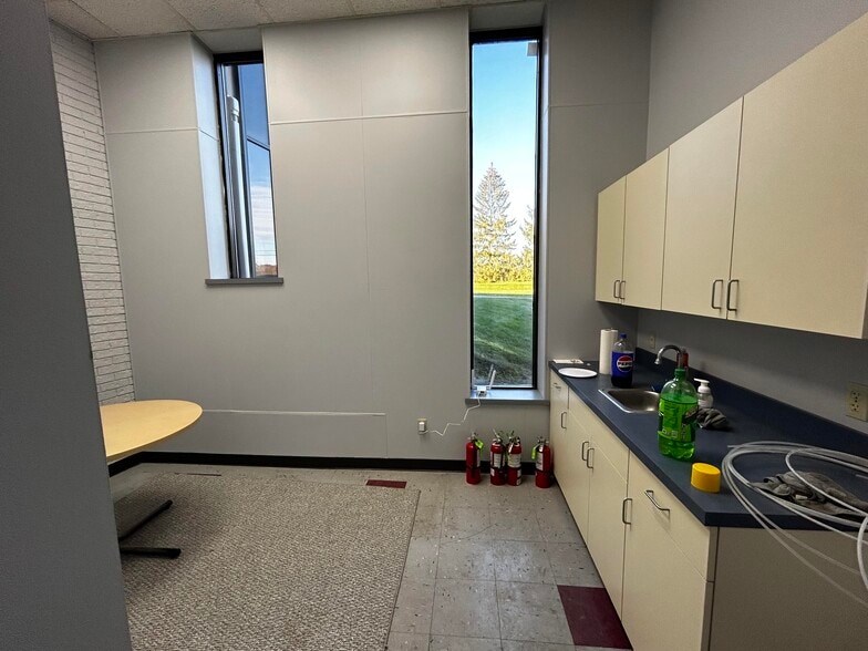 More Photos Of 171 Technology Dr, Boalsburg Light Manufacturing For Sale