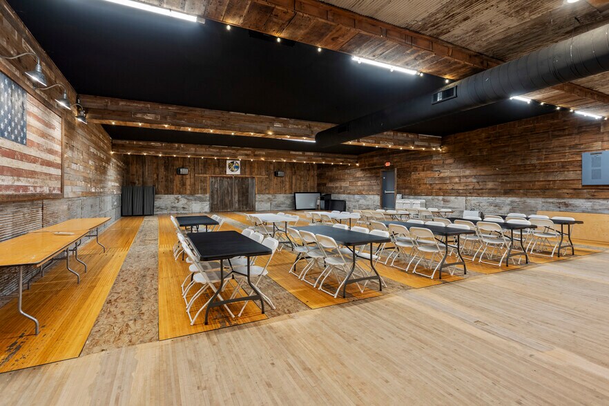 More Photos Of 618-630 W Wisconsin Ave, Appleton Bowling Alley For Sale