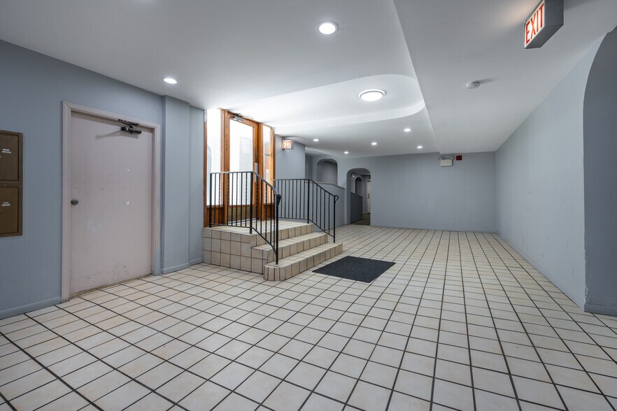 More Photos Of 6938 S Clyde Ave, Chicago Apartments For Sale