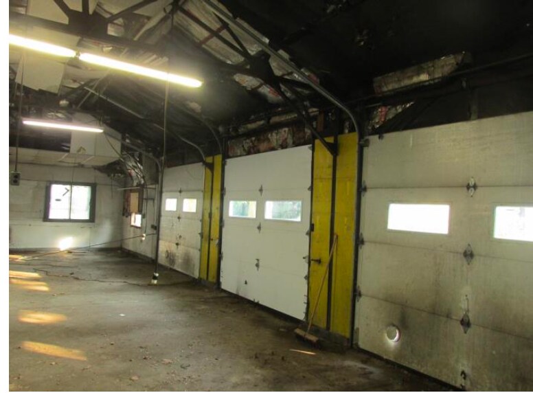 More Photos Of 1 S Mason St, Salem Auto Repair For Sale