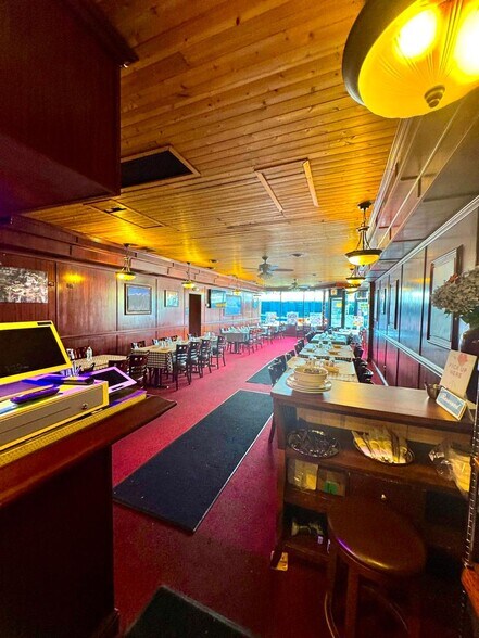 More Photos Of 2701-2709 W Lawrence Ave, Chicago Restaurant For Sale