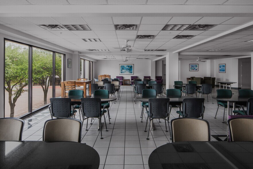 More Photos Of 5616 Lawndale St, Houston Medical For Sale