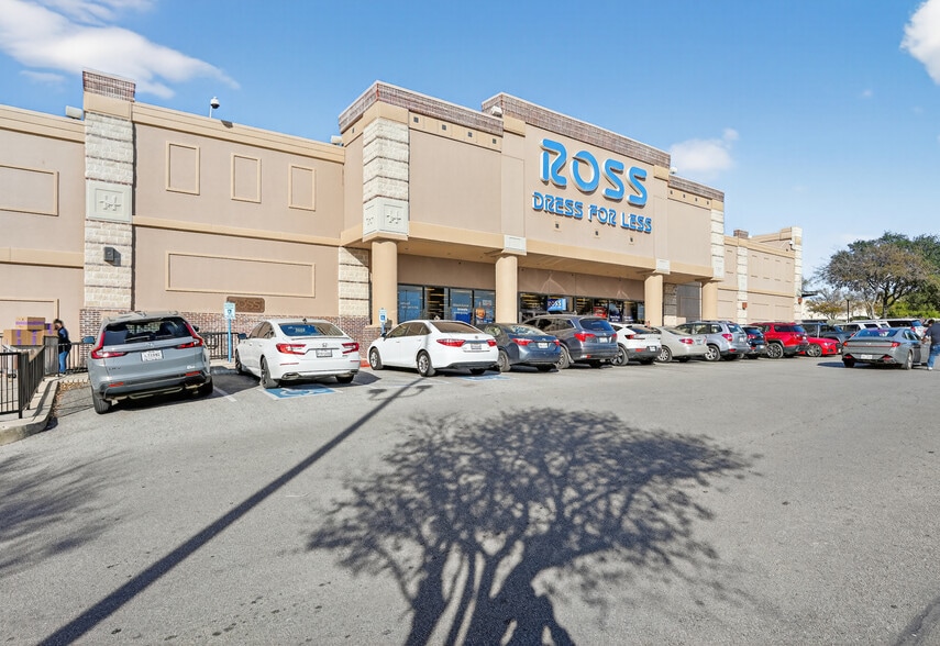 More Photos Of 11745 W IH-10, San Antonio General Retail For Lease
