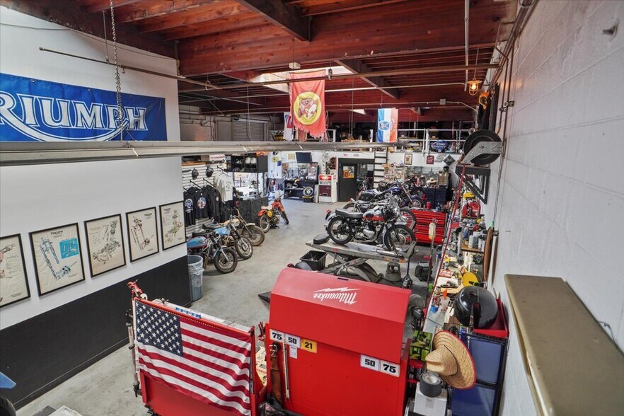 More Photos Of 1940 Freeman Ave, Signal Hill Warehouse For Sale