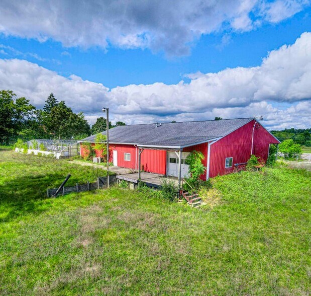 More Photos Of 3233 Page Ave, Jackson Garden Center For Sale