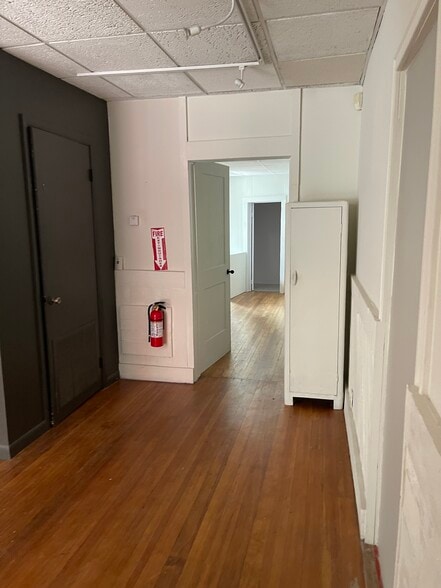 More Photos Of 14-16 Ruxton Ave, Manitou Springs Storefront Retail Residential For Lease