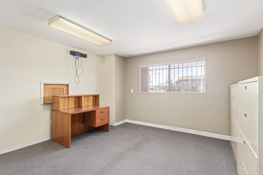 More Photos Of 8545 N Black Canyon Hwy, Phoenix Medical For Sale