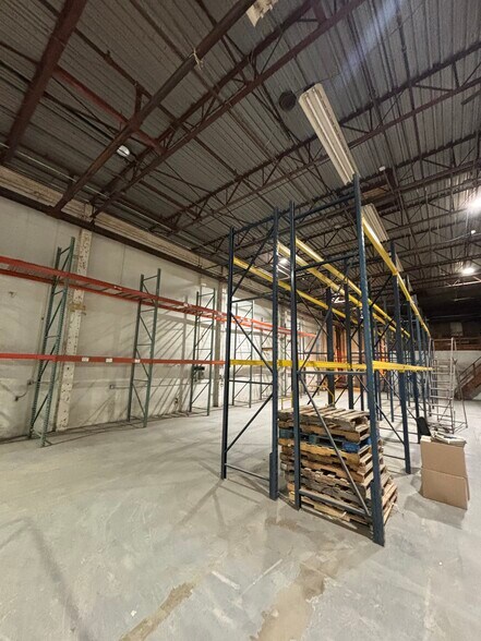 More Photos Of 8 Timber Ln, Marlboro Manufacturing For Lease