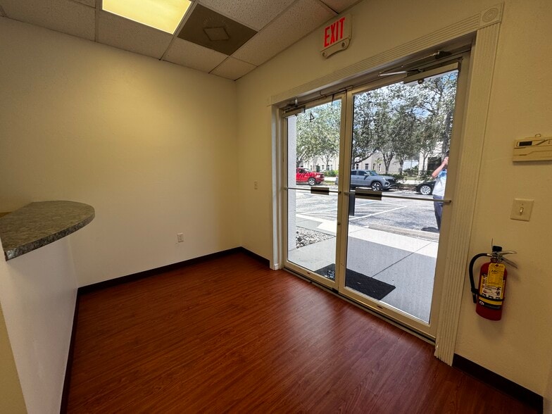 More Photos Of 1455 Rail Head Blvd, Naples Warehouse For Lease