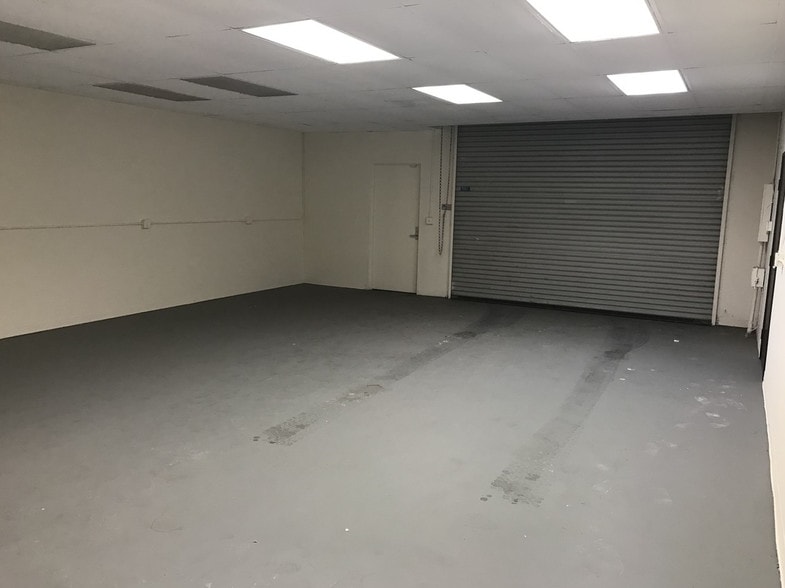 More Photos Of 1433 W Linden St, Riverside Manufacturing For Lease