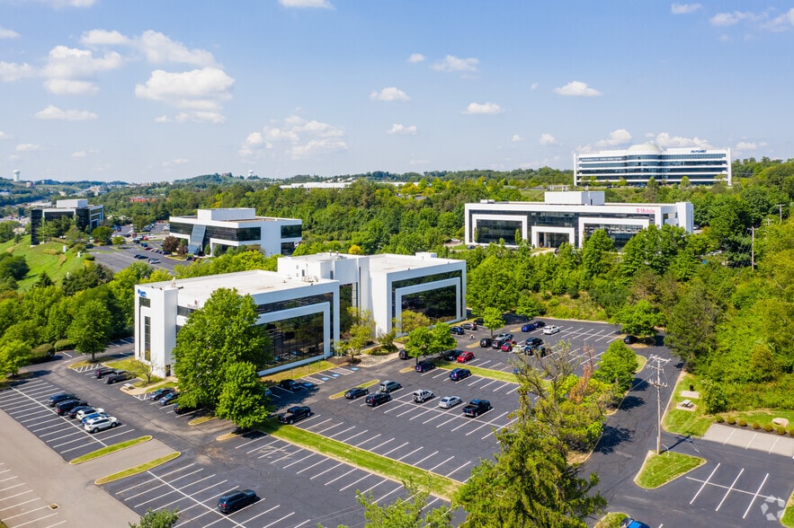 More Photos Of 5 Penn Center Blvd, Pittsburgh Office For Lease