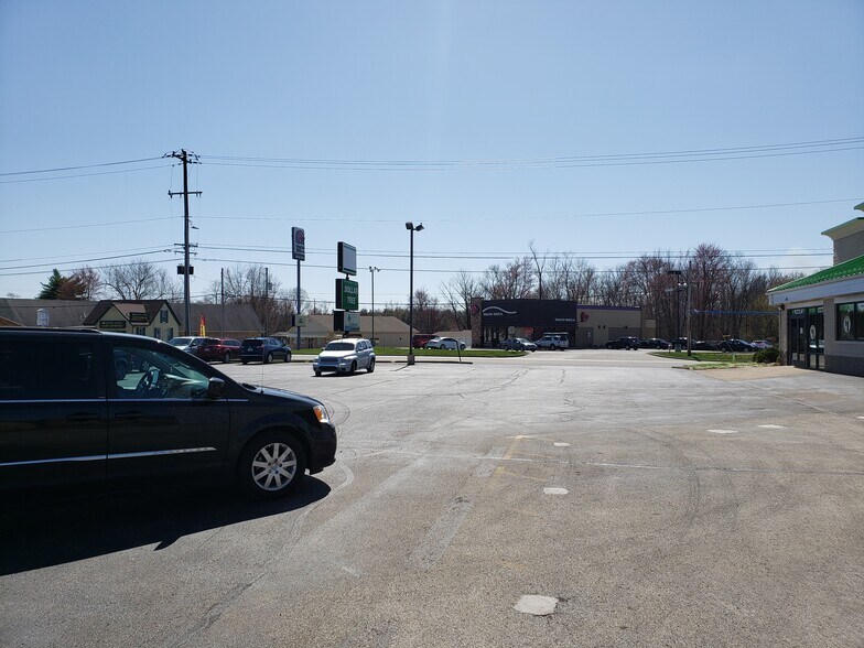 More Photos Of 2110-2130 N State Highway 7, North Vernon Freestanding For Lease