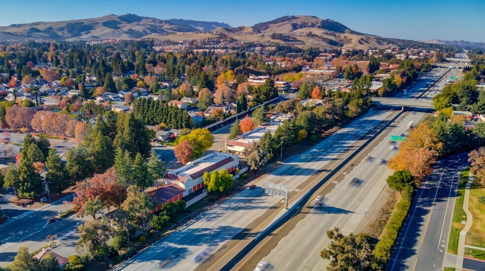 More Photos Of 2580 San Ramon Valley Blvd, San Ramon Unknown For Lease