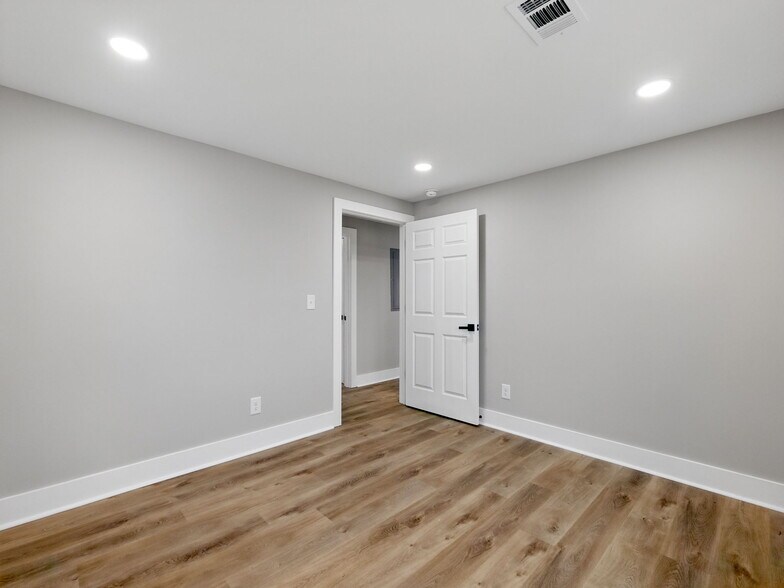 More Photos Of 3473 Atlanta Hwy, Flowery Branch Office For Sale