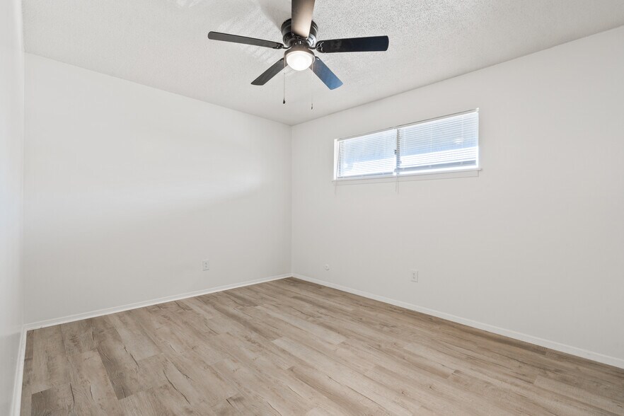 More Photos Of 341 E Loula St, Olathe Apartments For Sale