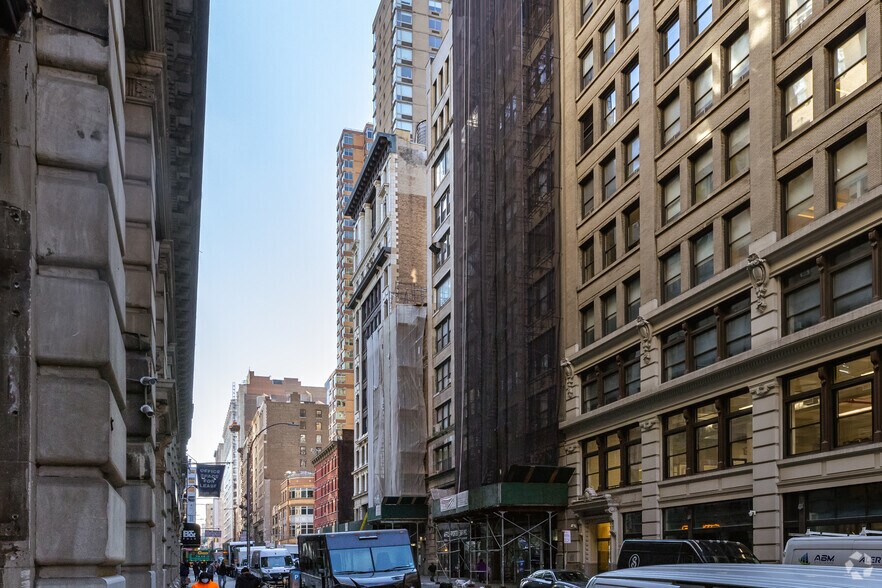 Primary Photo Of 114 W 27th St, New York Apartments For Lease