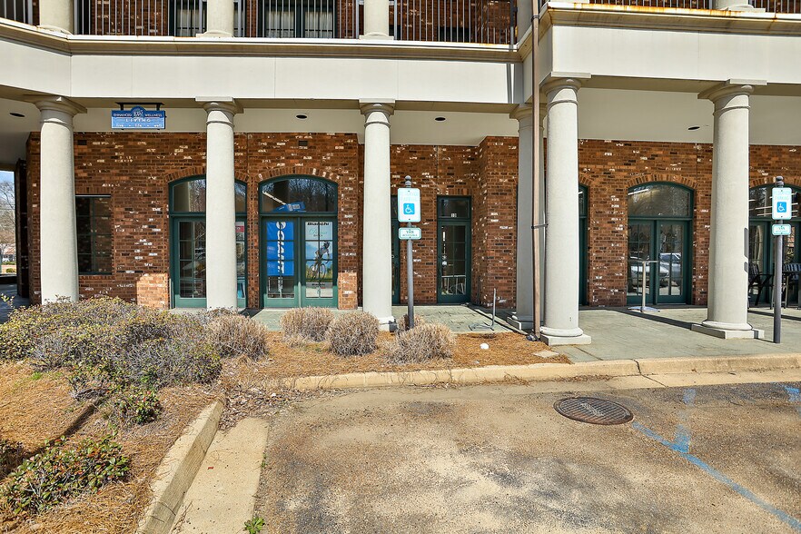 More Photos Of 113-115 W Jackson Ave, Ridgeland Unknown For Lease