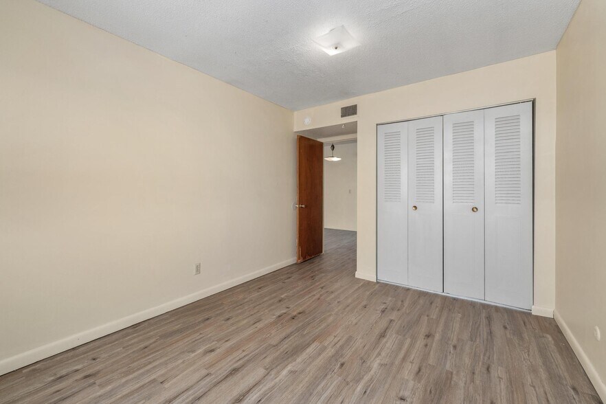 More Photos Of 103 E 7th Ave, South Hutchinson Apartments For Sale