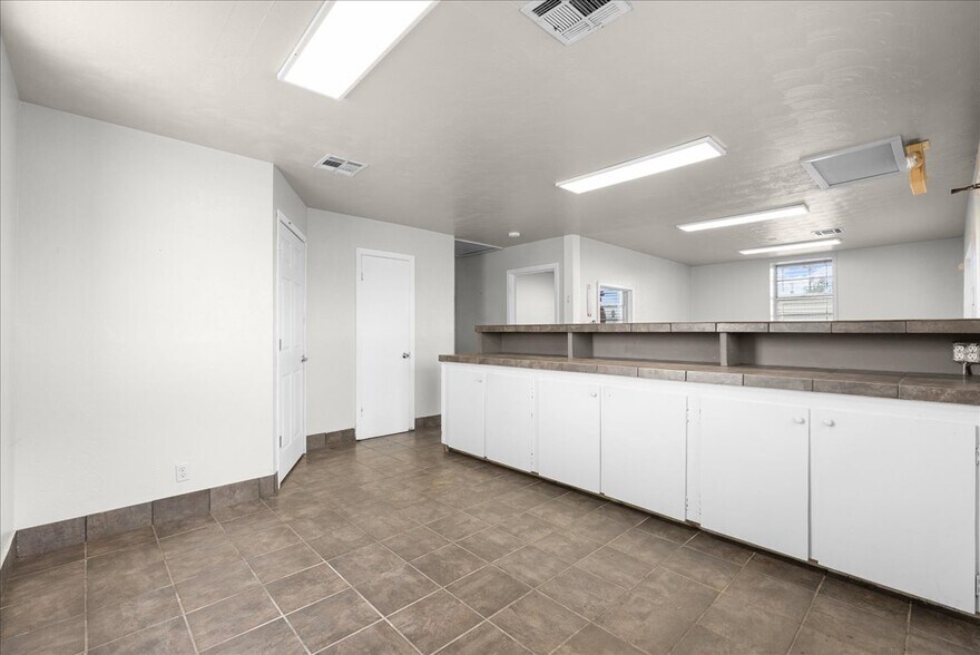More Photos Of 230 Highway 146 S, Texas City Auto Dealership For Sale