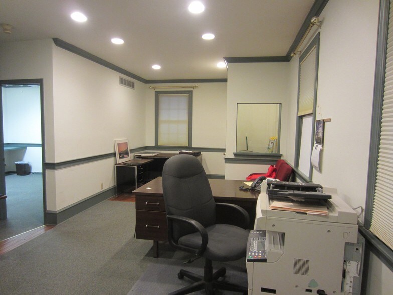 More Photos Of 301 S Main St, Doylestown Medical For Sale