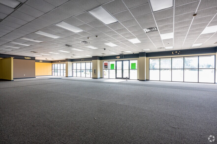 More Photos Of 2600 Dearing Ford Rd, Altavista Unknown For Lease