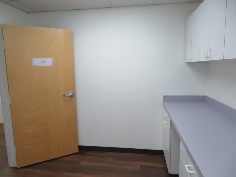 More Photos Of 3231-3233 Superior Ln, Bowie Medical For Lease