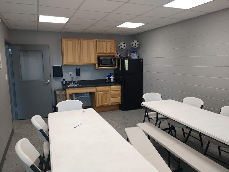 More Photos Of 2902-2906 Back Acre Cir, Mount Airy Flex For Lease