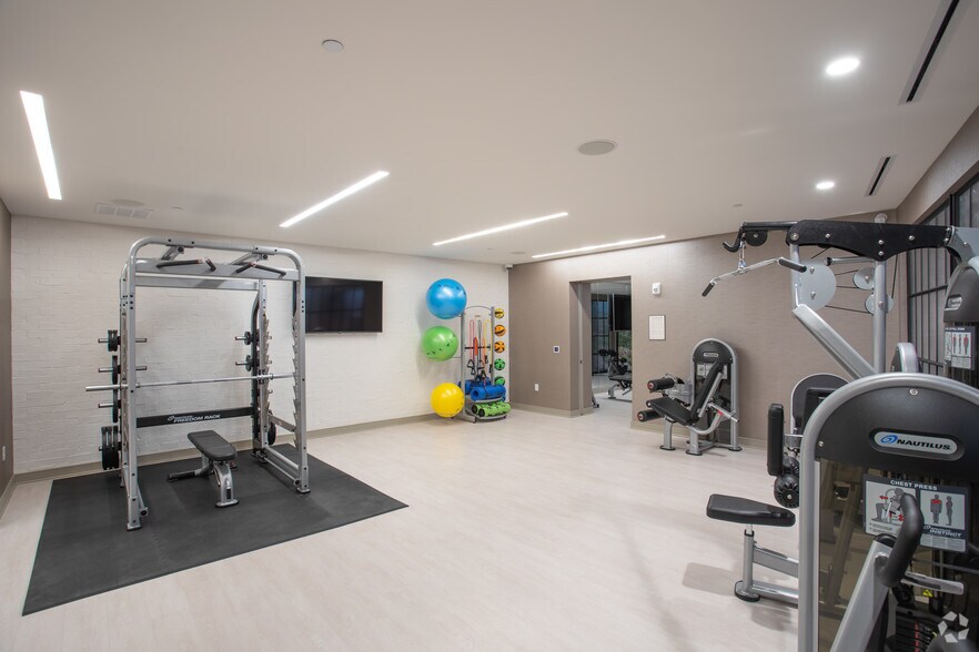 More Photos Of 2101 Wisconsin Ave NW, Washington Apartments For Lease