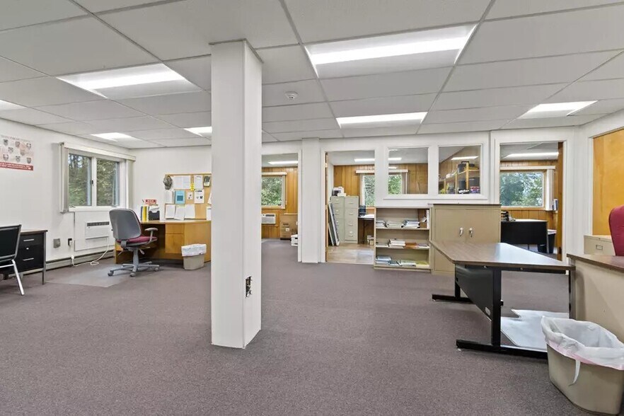 More Photos Of 587 Spring St, Westbrook Office For Sale