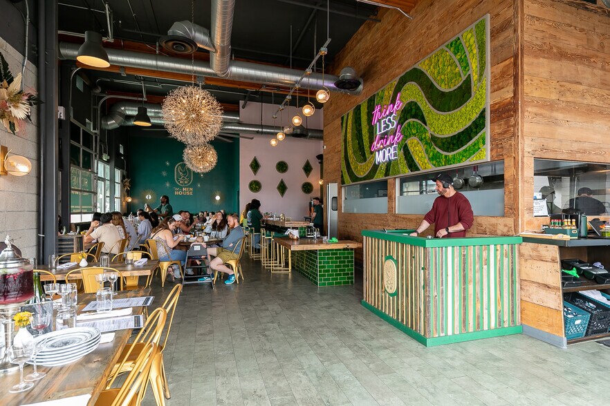 More Photos Of 3801 Ingraham St, San Diego Apartments For Lease