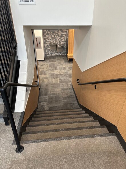 More Photos Of 325 E Centre Rd, Portage Office For Lease