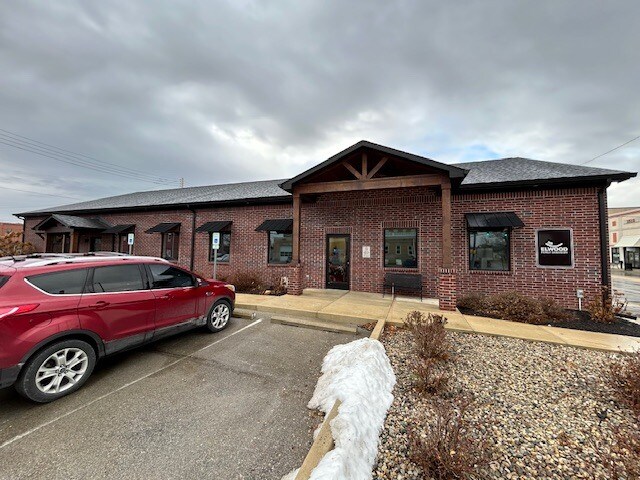 Primary Photo Of 1527 Main St, Elwood Healthcare For Sale