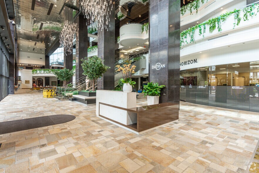 More Photos Of 9130 S Dadeland Blvd, Miami Office For Lease