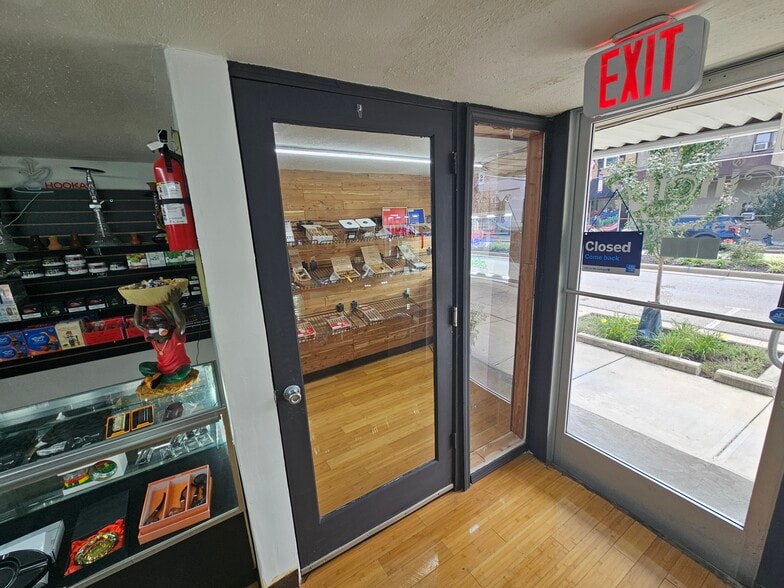 More Photos Of 216 E Main St, Batavia Storefront Retail Residential For Sale