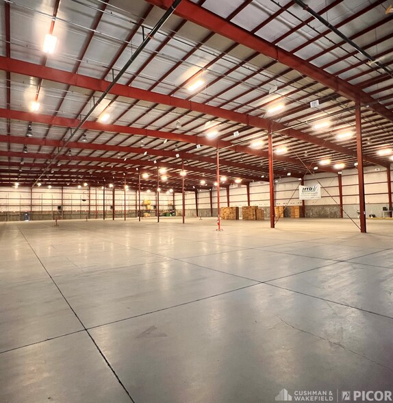 More Photos Of 7000 E Century Park Dr, Tucson Distribution For Lease