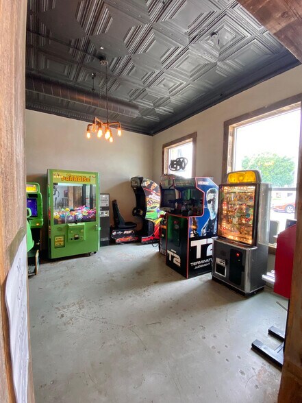 More Photos Of 111 E Archer St, Jacksboro Restaurant For Lease