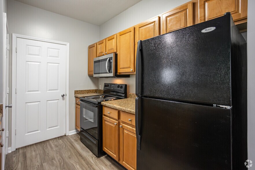 More Photos Of 501 Tiger Way, Knoxville Apartments For Sale